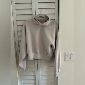 Lululemon full flourish pullover